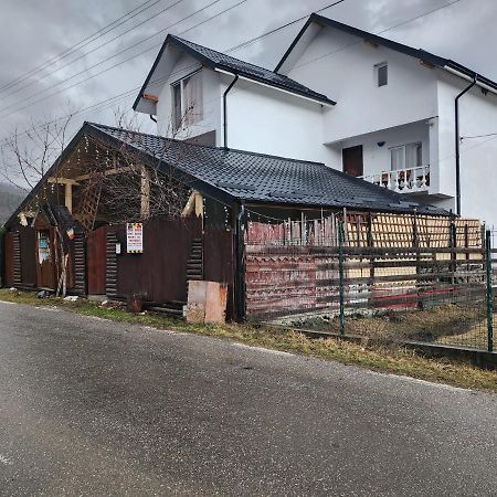 Отель Casa Denisa Vidraru Transfgarasan Capatineni-Ungureni Экстерьер фото